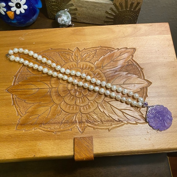 Sterling D’Joy carved amethyst and pearls Elegant Pendant Necklace - Picture 2 of 3